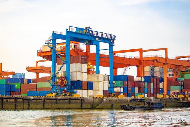 据海关统计数据显示,2022年1-8月,安徽省货物贸易进出口总额超5000